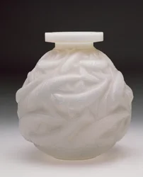 Laksevase, 1928 (hvidt opaliserende glas)